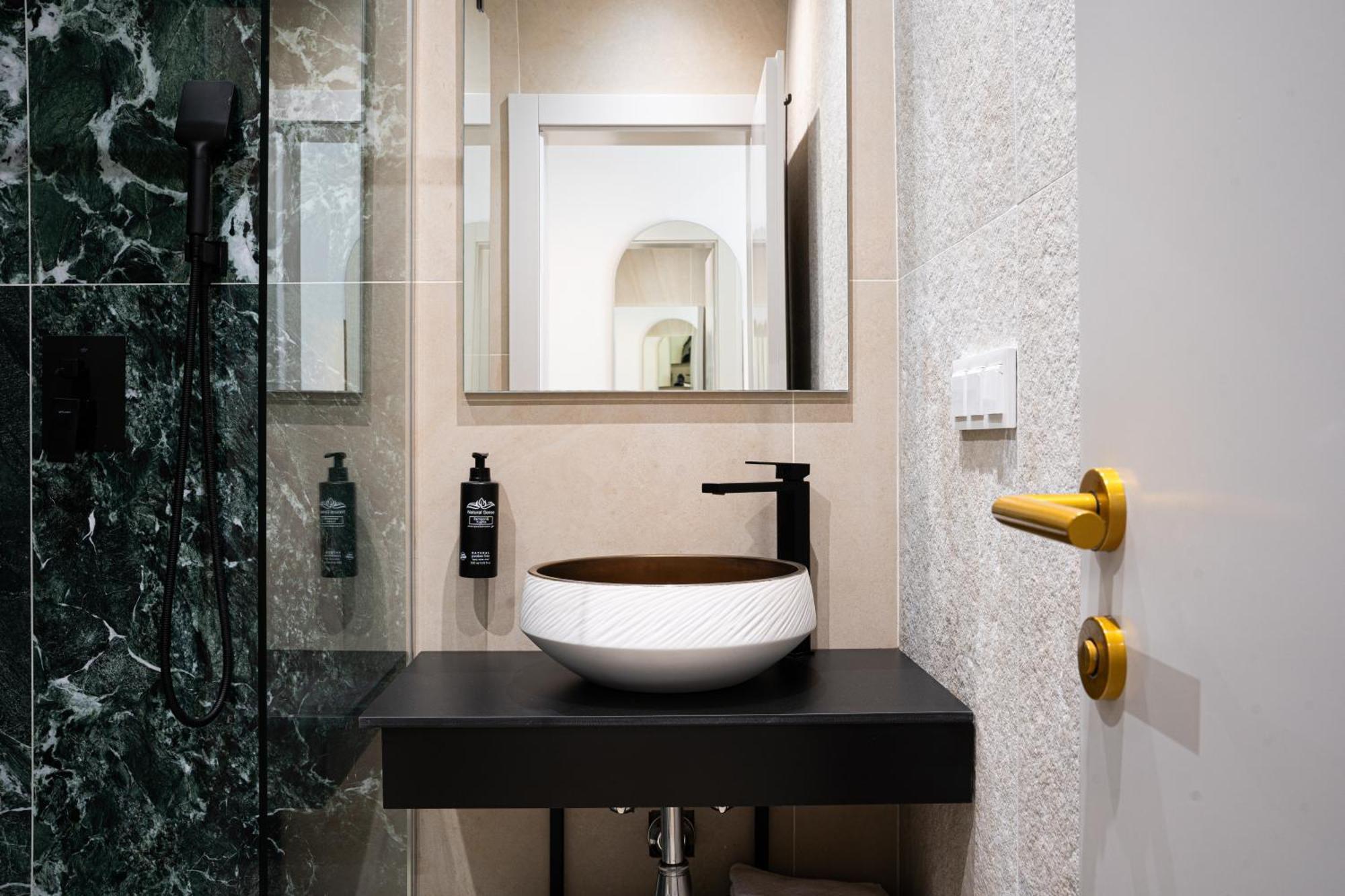 Lala Hotel Bosanska Krupa Bagian luar foto